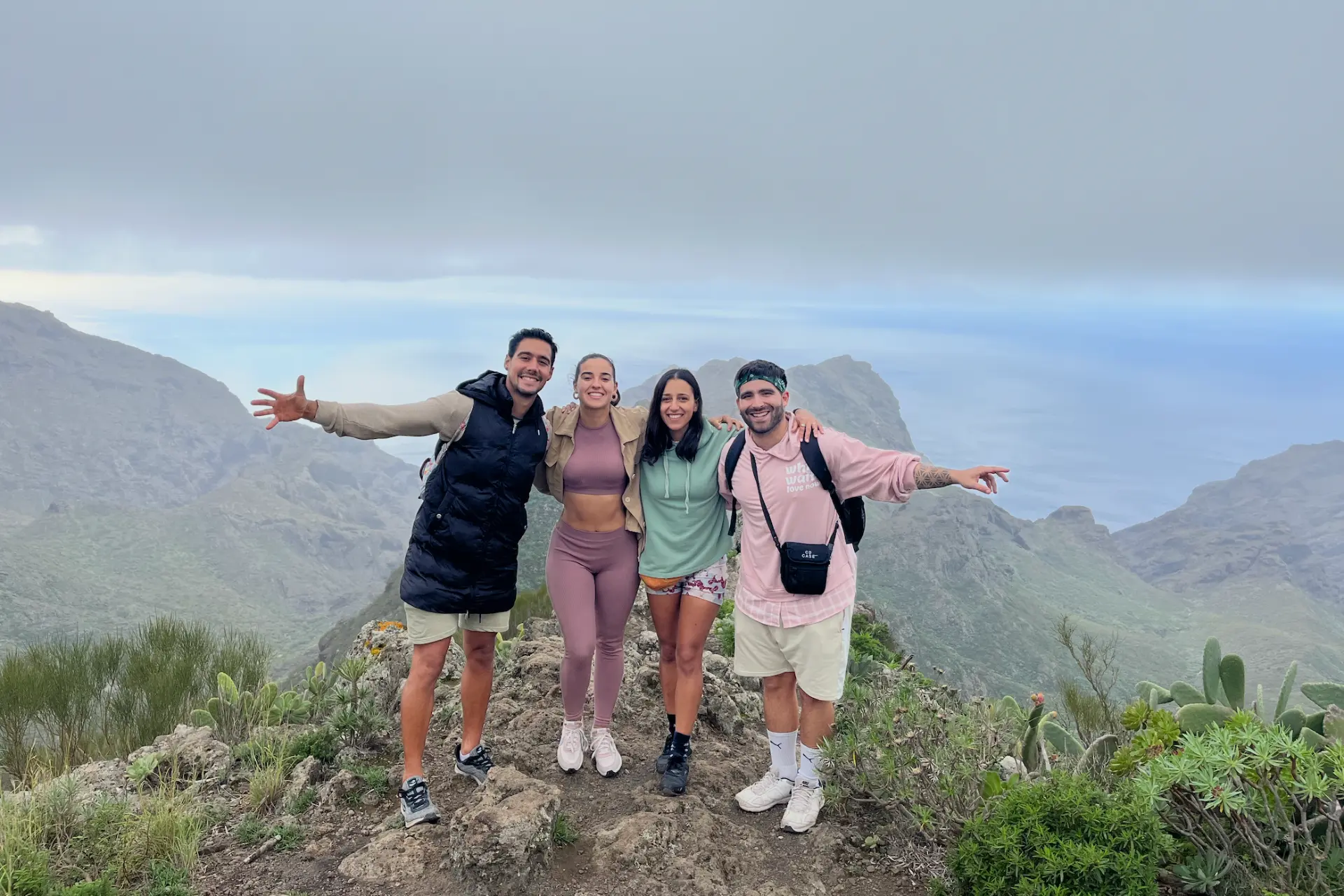 Hiking & trekking — Drago Hostel Tenerife